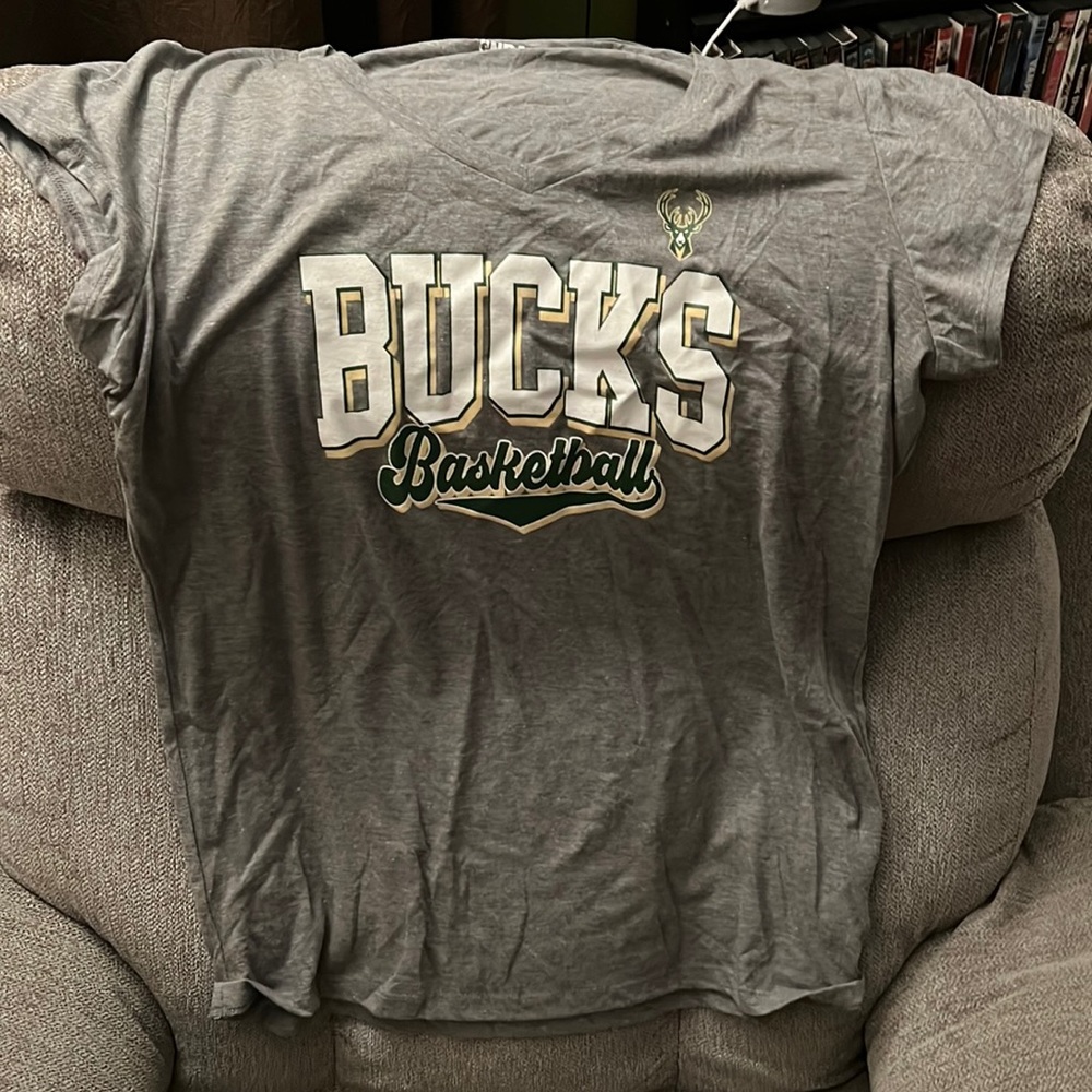 Milwaukee Bucks Basketball T-Shirt